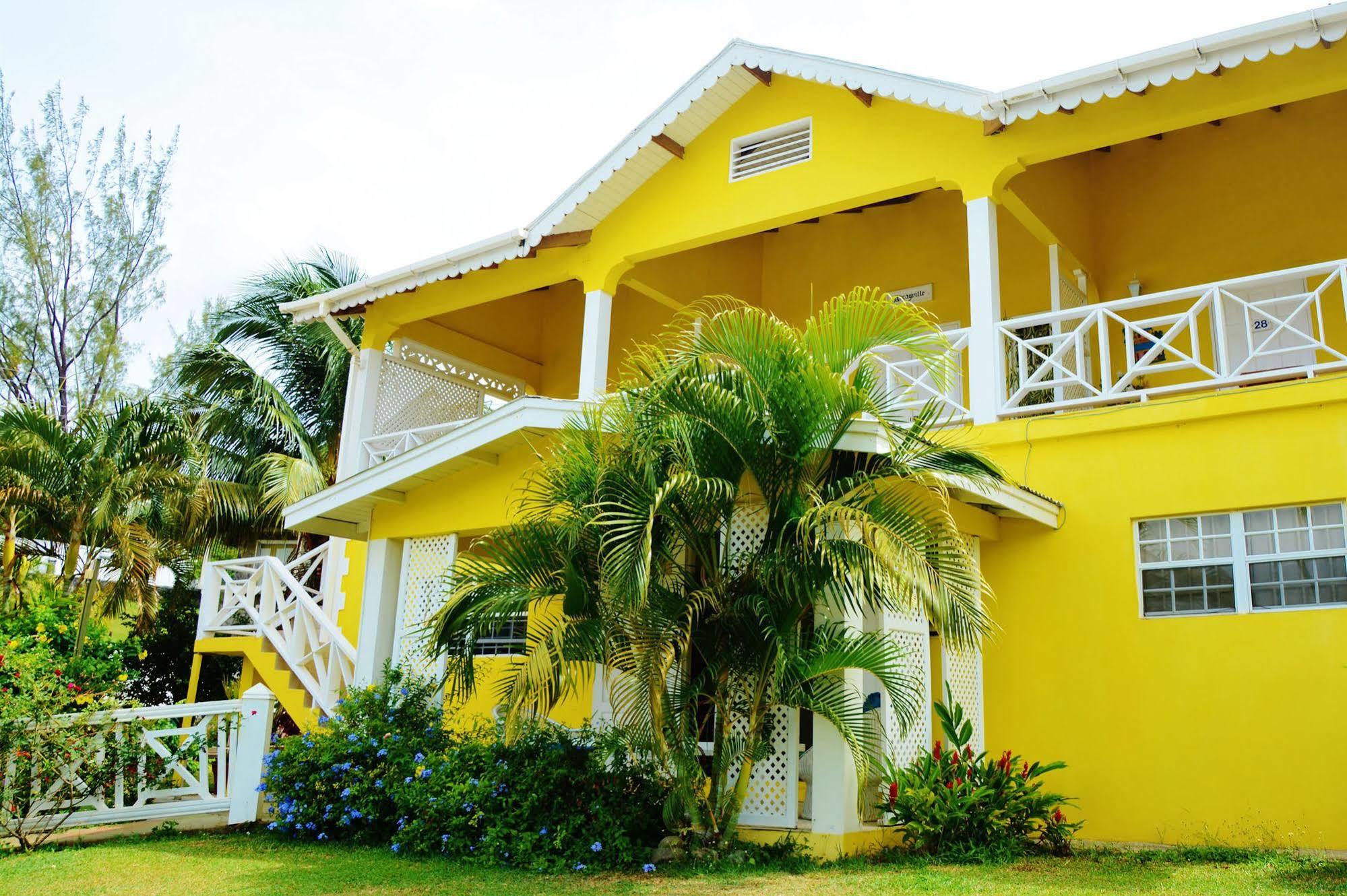 Beachcombers Hotel Saint Vincent Exterior photo